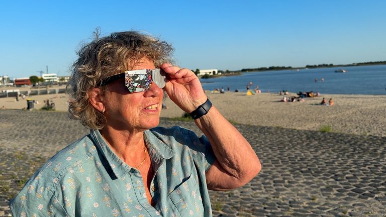 Zonsverduistering op het strand van Lemmer: “De wereld zou vergaan”