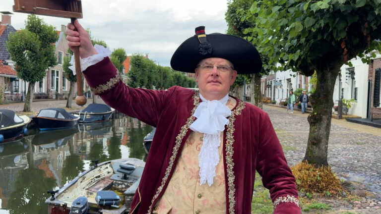Stadsomroepers uit binnen- en buitenland strijden om de winst in Sloten