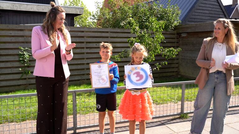 Dit is de eerste school in De Fryske Marren met een certificaat voor drietalig onderwijs