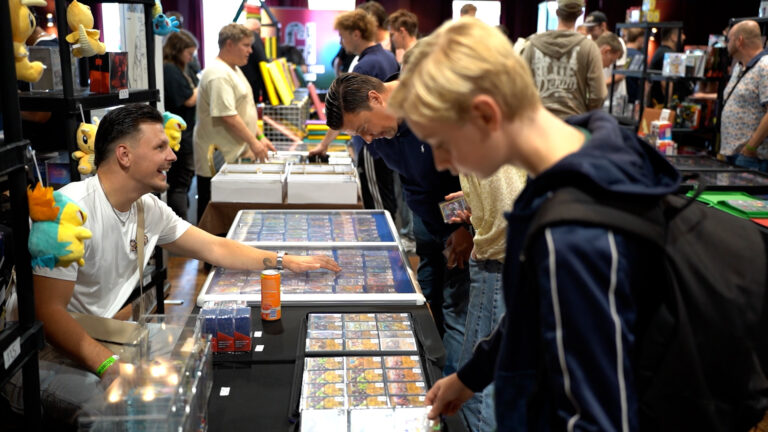 1.400 euro voor een Pokémon-kaart op TCG beurs in Joure