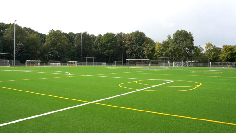 SC Joure neemt nieuw kunstgrasveld officieel in gebruik
