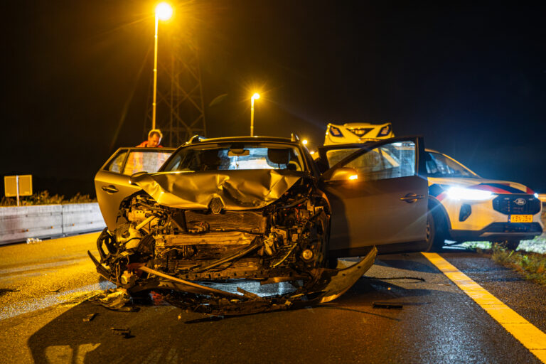 Verkeersongeval op A6 bij Lemmer, bestuurder meegenomen door politie