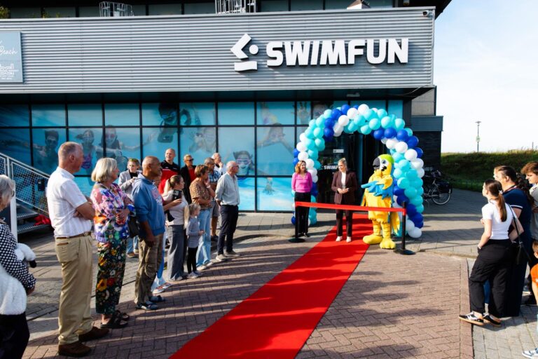 Swimfun Lemmer officieel geopend: “Wy wolle der wêze foar alle ynwenners”
